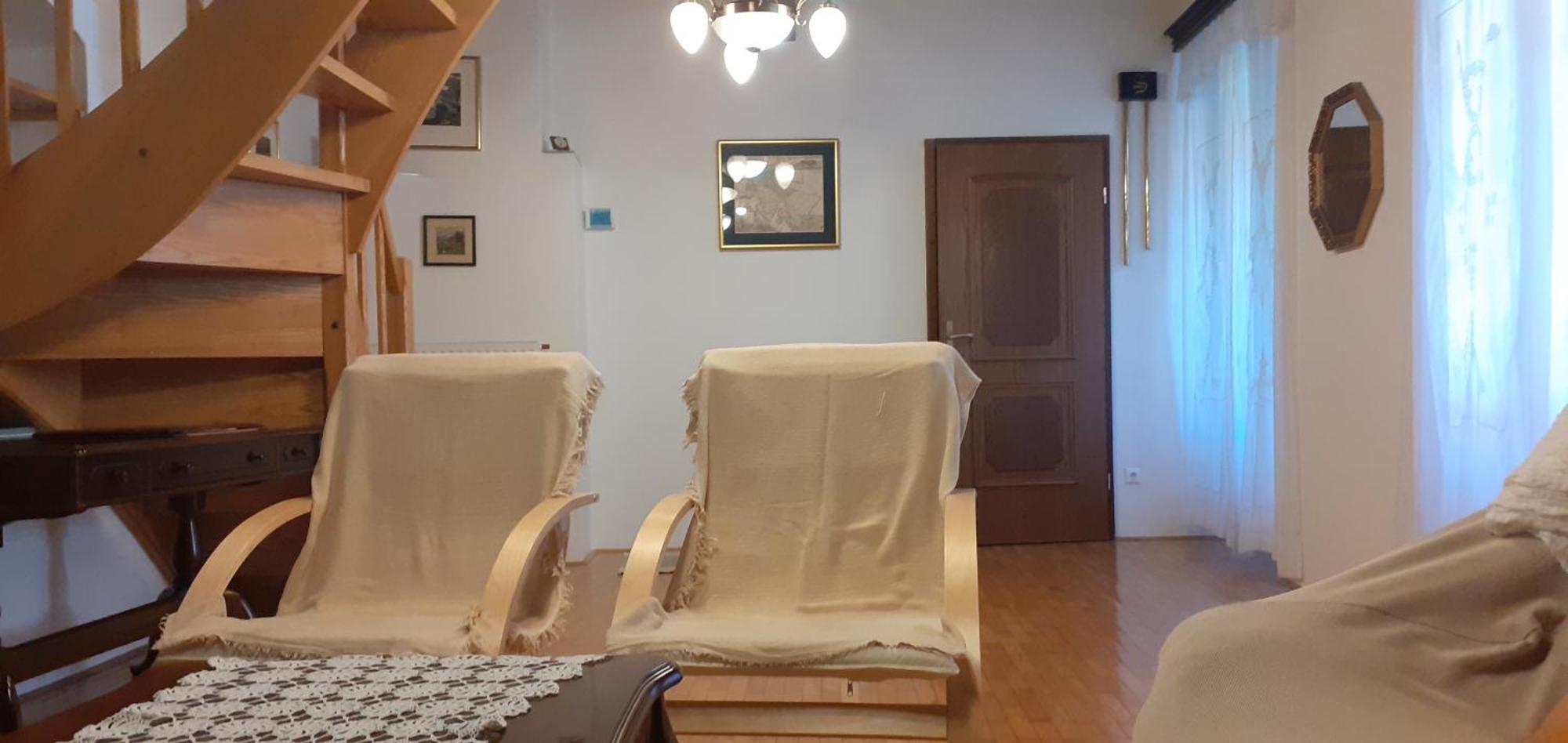 Lovely Old City-Center Apartment ลูบลิยานา ภายนอก รูปภาพ